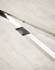 Caniveau de douche – 90 cm – Grille à carreaux – Acier inoxydable – avec bride