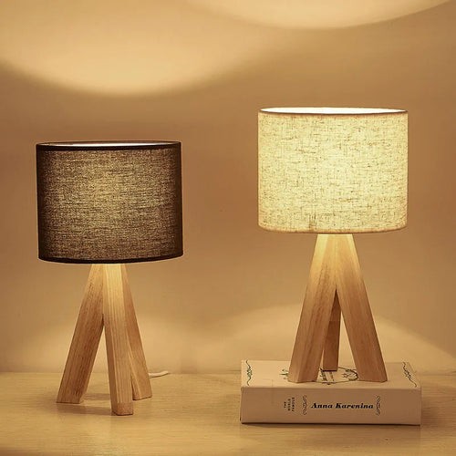 Lampe de chevet design en Tissu et Pied en Bois