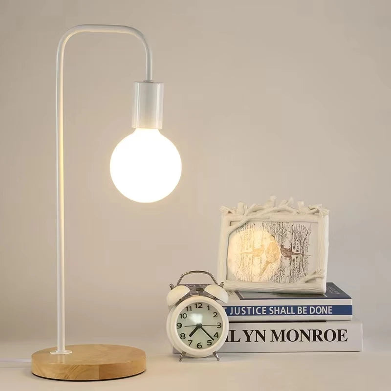 Lampe de chevet LED épurée