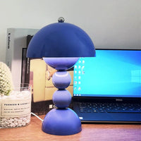 Lampe de chevet design nordique colorée thumbnail